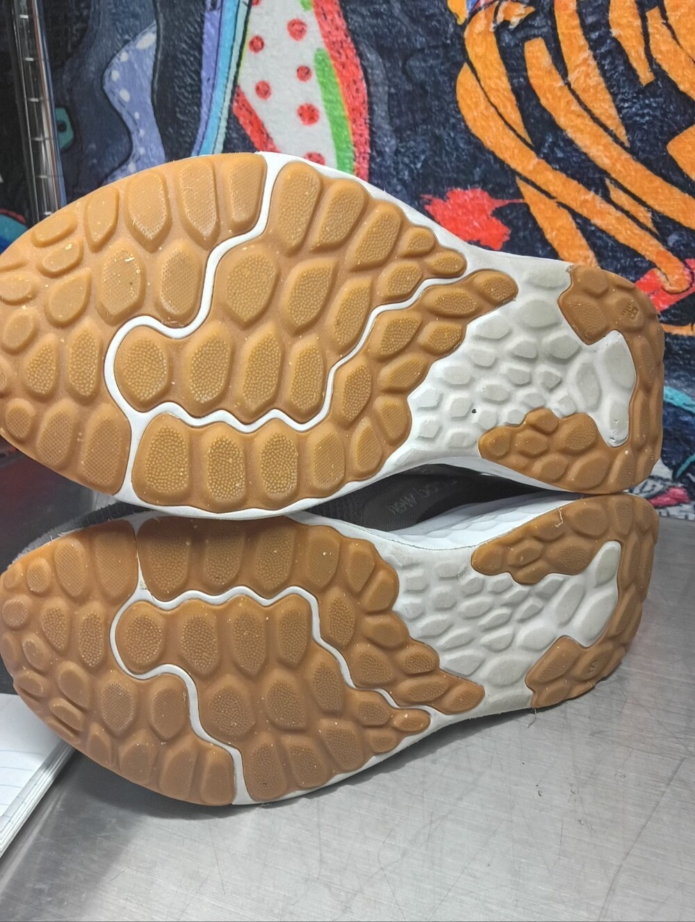 New Balance - Picture 2 of 4